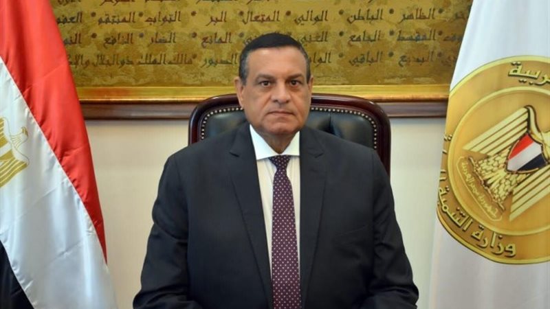 اللواء هشام آمنة وزير التنمية المحلية