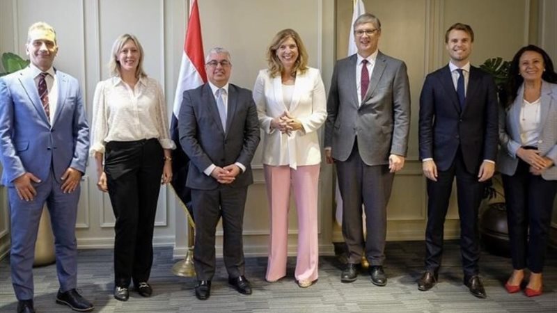 وليد جمال الدين مع السفير الهولندى