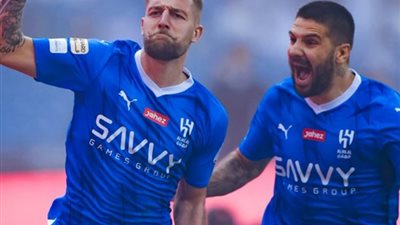 الهلال يعزز صدارته لدوري «روشن» بثنائية في مرمى التعاون