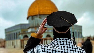 بعد غزو الشال الفلسطينى.. تعرفى على أفضل الطرق لارتدائه
