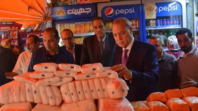 محافظ القليوبية يتابع مبادرة خفض أسعار السلع فى جولة ميدانية بالأسواق