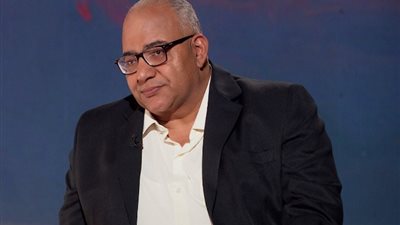 مصير مجهول لفيلم بيومي فؤاد .. وتباين وجهات النظر حول توقيت العرض
