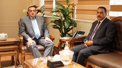 وزير التنمية المحلية يتابع ملف إزالة التعديات على الأراضي الزراعية بمطروح