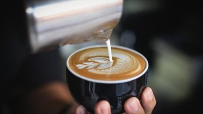 5 أفكار مبتكرة للاحتفال باليوم الوطني للقهوة بالحليب