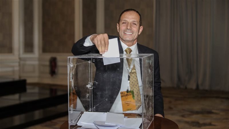 ايمن علي حسن 