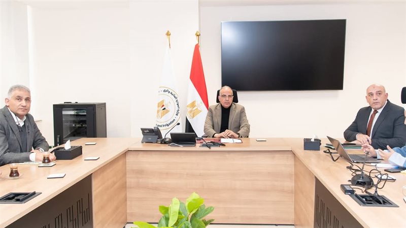 وزير الموارد المائية والري