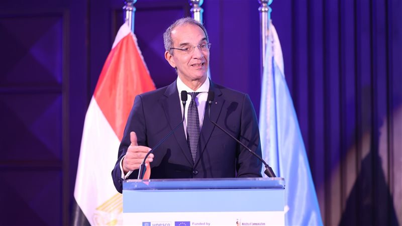 الدكتور عمرو طلعت وزير الاتصالات وتكنولوجيا المعلومات 