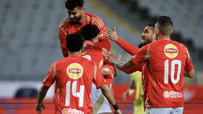 لاعبو الأهلي