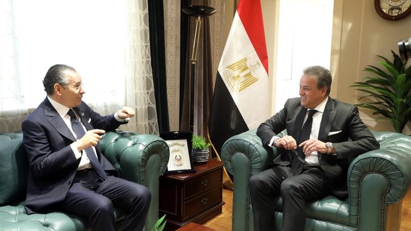 وزير الصحة ورئيس شركة GKSD