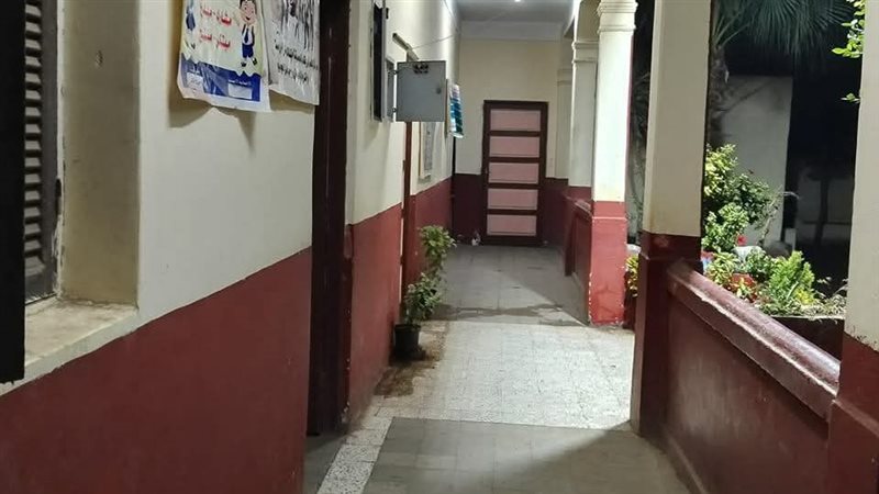 صورة من فناء المدرسة