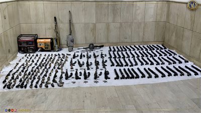 الداخلية تعلن تفكيك عبوات بدائية ضبطت بمحيط منزل 