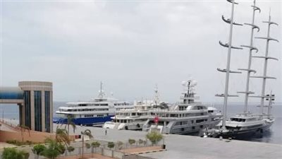  العمليات البحرية البريطانية تعلن نجاة سفينة من عملية مطاردة بالقرب من عدن