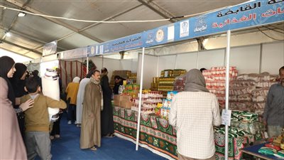 بأسعار مخفضة، محافظ الجيزة يتابع الإقبال على منتجات معارض «أهلا رمضان»