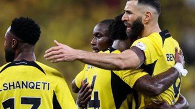 الاتحاد يكتسح الهلال برباعية ويعزز صدارته لدوري روشن السعودي