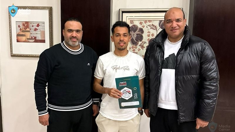 مسئولو المحلة مع رشاد العرفاوي