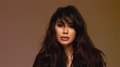 بلمسة كلاسيكية وروح عصرية، مها نصار في جلسة تصوير جديدة (صور)