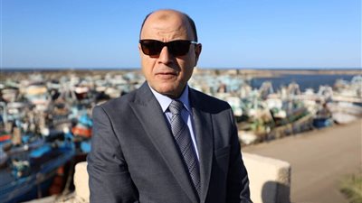 محافظ كفرالشيخ: استمرار توقف حركة الملاحة والصيد بميناء البرلس 