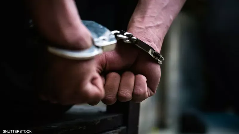 التحقيق مع عدد من الأشخاص