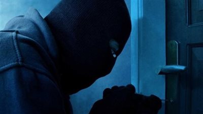 راقب 19 شقة خالية وسرقها، التحقيق مع «هجام منازل» في الأزبكية