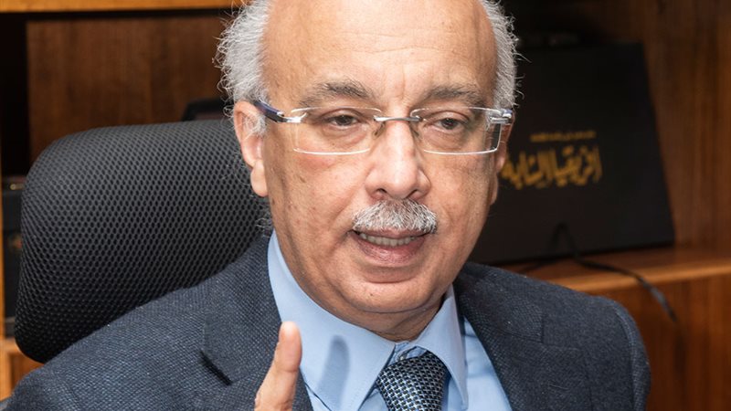 الدكتور أشرف عمر