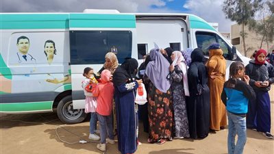 الكشف على 1810 مواطنين من خلال العيادات التخصصية بالقافلة الطبية في الإسماعيلية