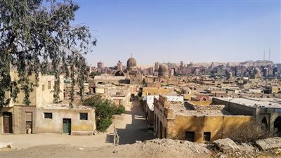 هل يشعر الميت بمن حوله ويرد السلام على زائره؟ أمين الفتوى يجيب  