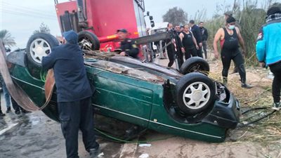 مصرع شقيقة عروس وإصابة العريس والسائق في انقلاب سيارة موكب زفاف بإدكو