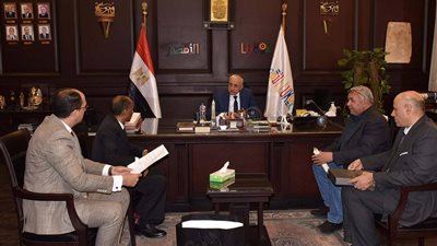 محافظ الأقصر: البنك الزراعي يقدم قسائم شراء مجانية لدعم الأسر المستحقة