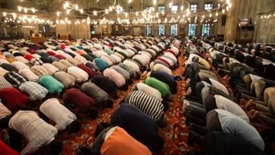 الأوقاف وقناة «الحياة» تنقلان صلاة العشاء والتراويح من مسجد الحسين