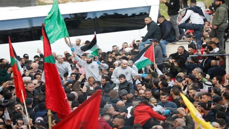 وصول الاسرى الفلسطينيين المحررين لغزة