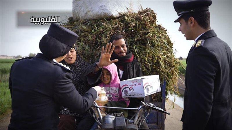 جانب من عمليات التوزيع
