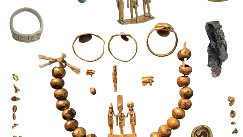 الخواتم والحلي الذهب من عصر الأسرة 26 