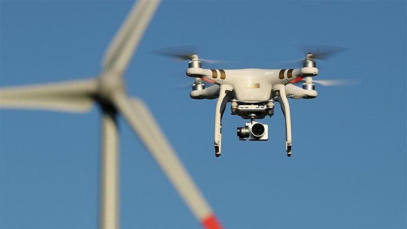 طائرات الدرون 