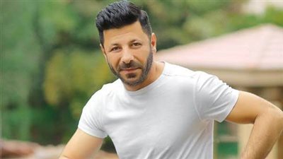 إياد نصار: الهجوم على «أصحاب ولا أعز» حملة ممنهجة وليست آراء عفوية