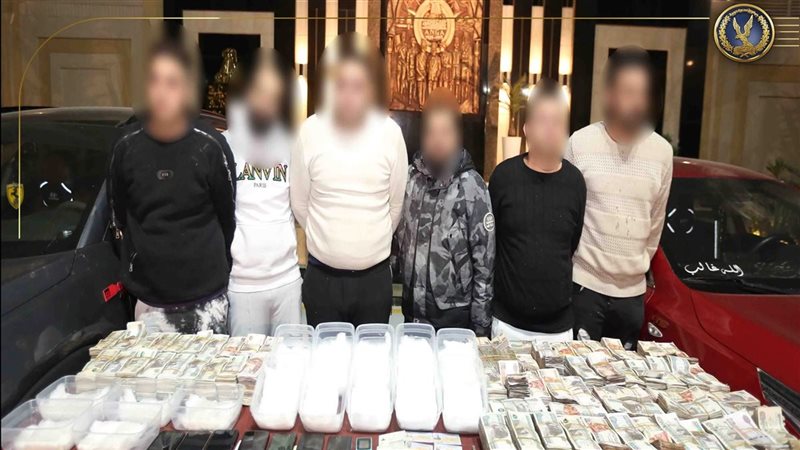 المتهمين والمضبوطات 