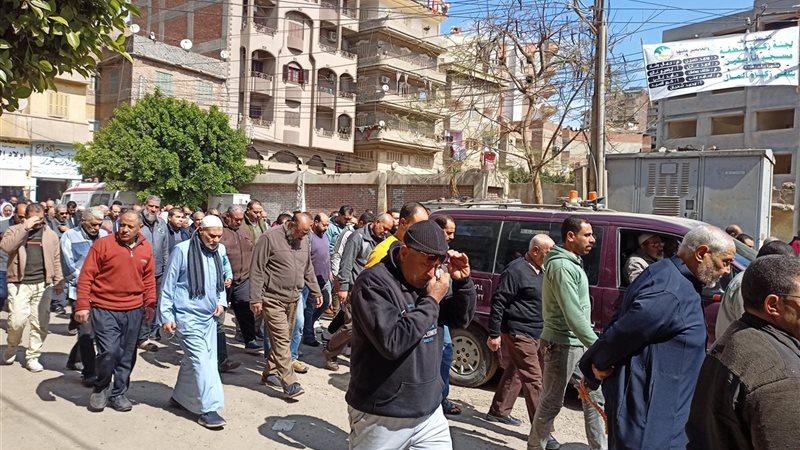 اثناء تشييع جنازة الحاج حلمي الوكيل 