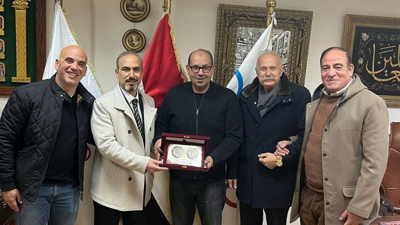 ياسر إدريس 