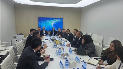 وزير الاتصالات يبحث مع شركات عالمية التعاون في مجال الأمن السيبراني