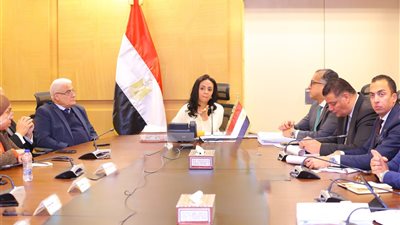 وزيرة التضامن تناقش تفاصيل الخدمات المقدمة لمستحقي النفقة