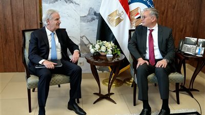 يونايتد إنرجى تبحث تكثيف حفر الآبار بمصر لرفع معدلات الإنتاج