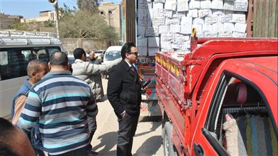وكيل صحة سوهاج يتابع توزيع هدايا صندوق «تحيا مصر»