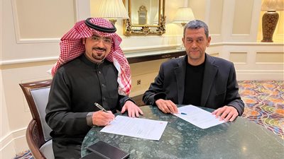 قناة القاهرة والناس ووليد الكلش يوقعان عقد برنامج «بزنس مع الدكتور وليد»