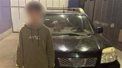 طفل يقود سيارة في مدينة نصر ويعرض حياة المواطنين للخطر.. تفاصيل