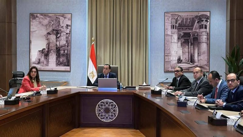 اجتماع رئيس الوزراء مع وزيرة التنمية المحلية