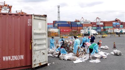 كندا تنتفض ضد واردات النفايات السامة الأمريكية تزامنا مع حرب التعريفات الجمركية