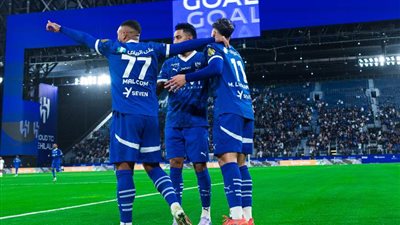 الهلال يتقدم بهدف كنو في شباك الفيحاء بالشوط الأول بالدوري السعودي (فيديو)