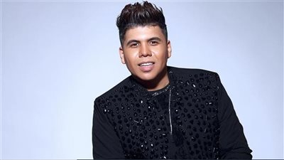 عمر كمال يحيي حفلا غنائيا مميزا في النادي الأهلي الليلة