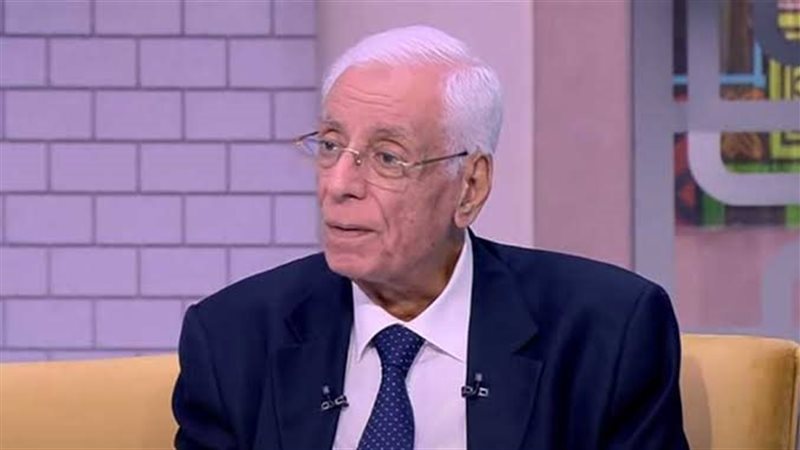 د. حسام موافي، أستاذ طب الحالات الحرجة بكلية طب القصر العيني