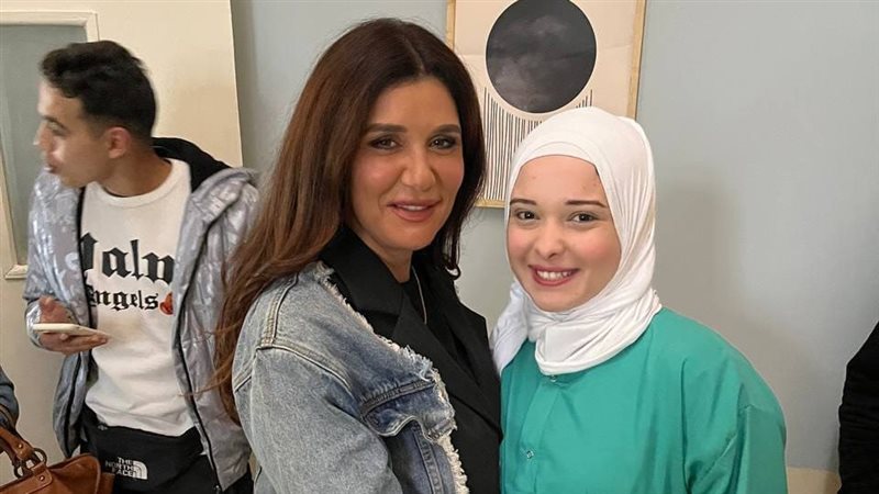 نجاة الإمام وغادة عادل