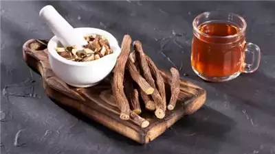 العرقسوس، مشروب رمضاني أصيل ينعش الصائمين بعد الإفطار